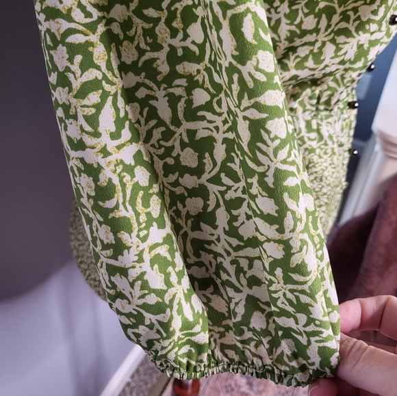 Banana Republic Green Floral Peplum Top - Picture 5 of 9